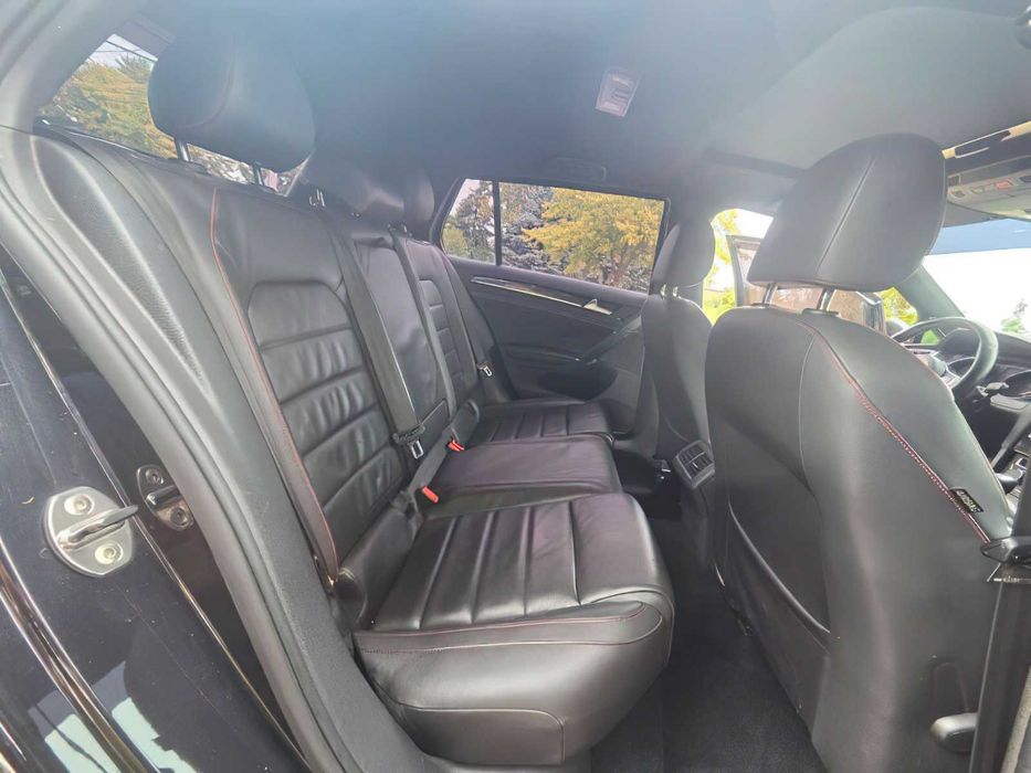 Volkswagen Golf GTI      2015