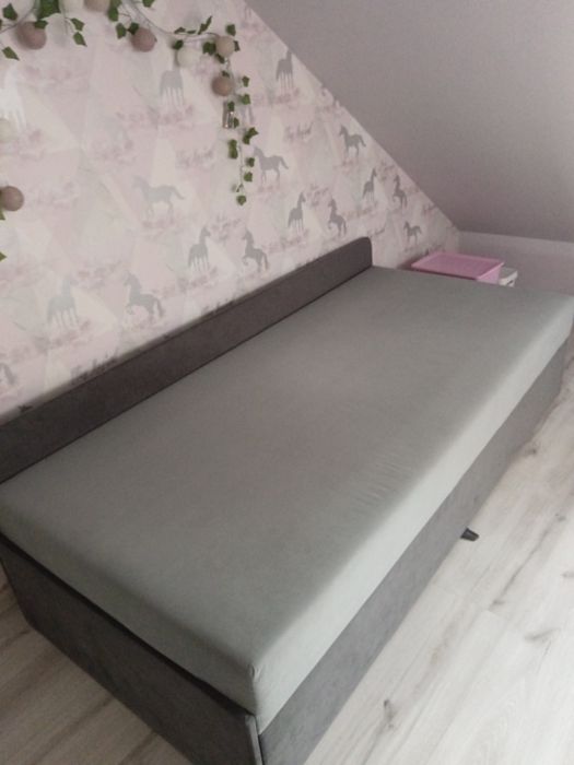 Łóżko jednoosobowe