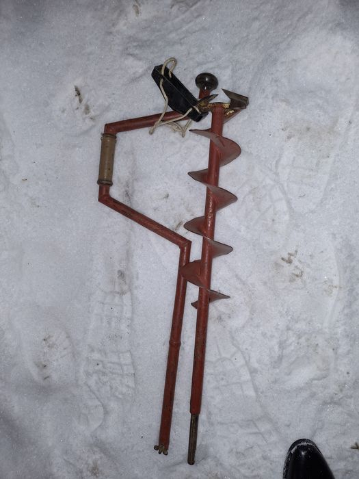 Бур для рибалки, льодобур