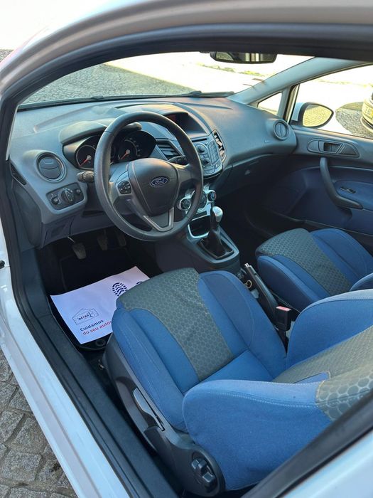 Ford fiesta  vendo ou troco