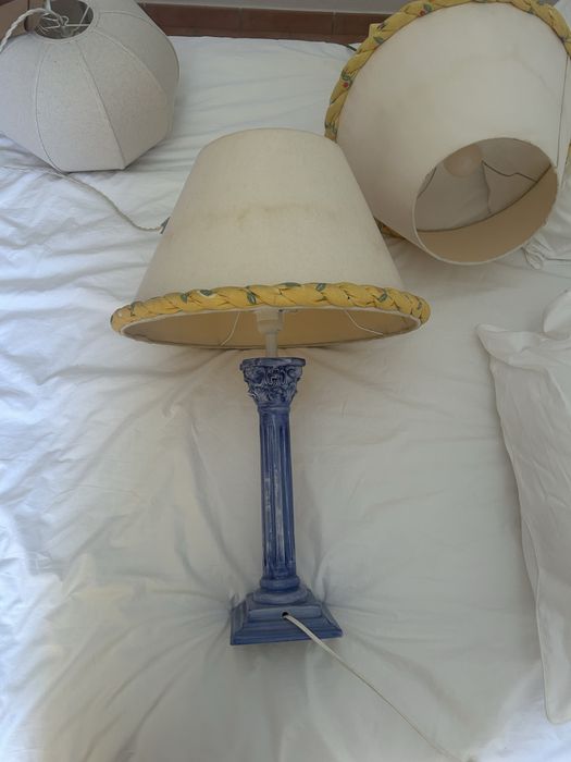 Par de Candeeiros de Mesa Estilo Mediterrânico – Azul e Amarelo