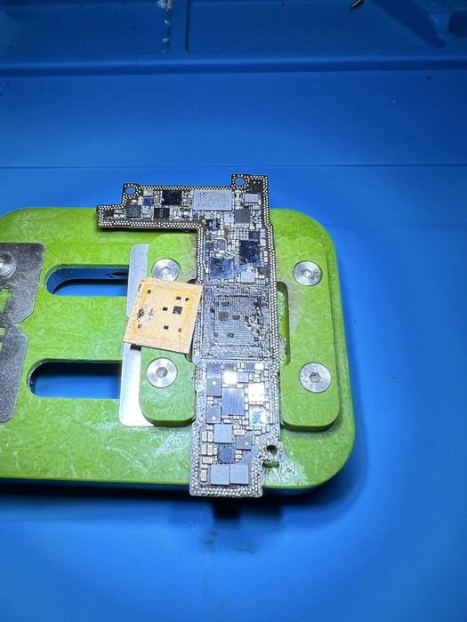 Reparação Avançada iPhone – Diagnóstico de Placa e Micro-soldadura