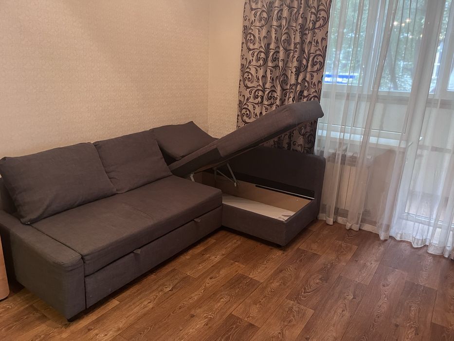 Диван кутовий IKEA