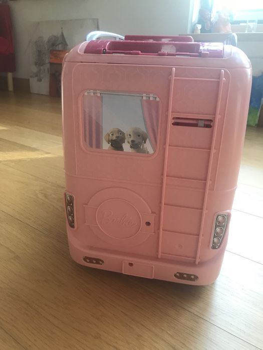 Kamper Barbie z dodatkami