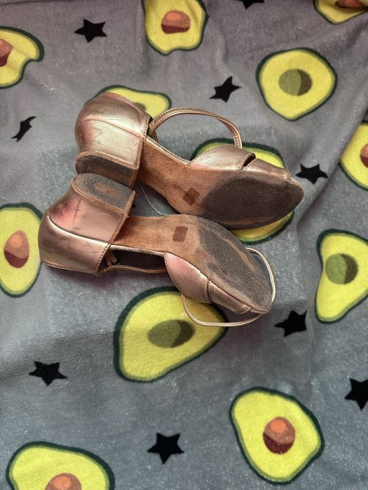 Бальні туфлі дитячі