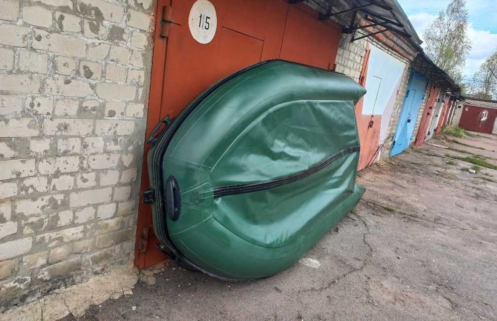 Продам лодку "Navigator ЛК-330" у відмінному стані