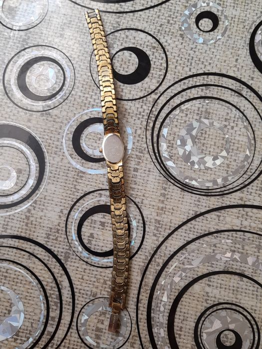 Продам часы pierre cardin swiss  б/у