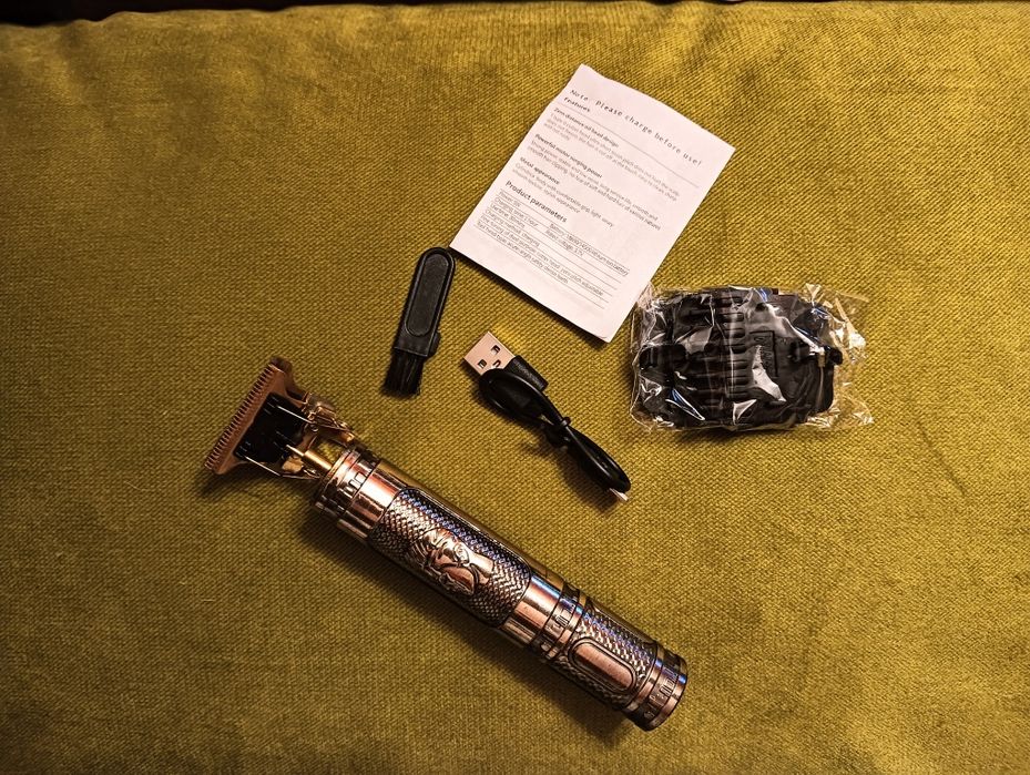 Bezprzewodowa maszynka do strzyżenia włosów i brody Vintage retro T9