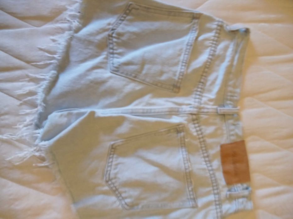 Продажа шорты джинсовые,вильветовые Pull Bear для девочки р.44-46