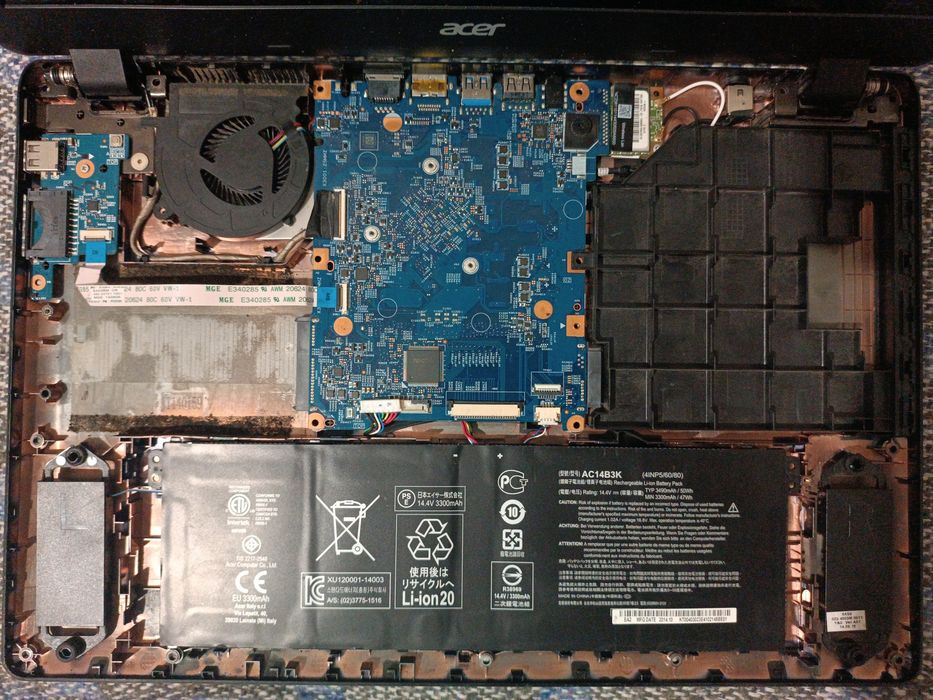 Ноут Acer ES1 512 series (не вмикається)