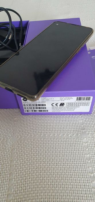 Smartfon Motorola One Action XT 2013-2- komplet w oryginalnym pudełku