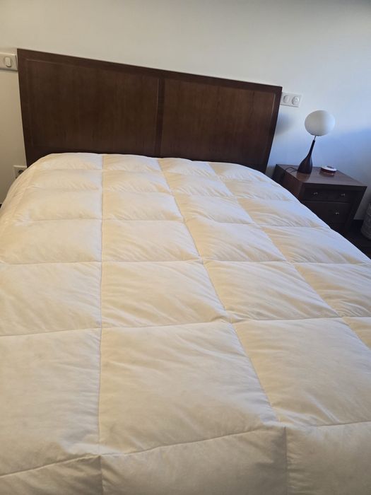 Cama de casal em cerejeira