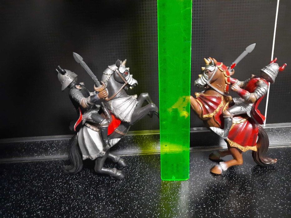 ELC лицар + кінь рыцарь на лошади