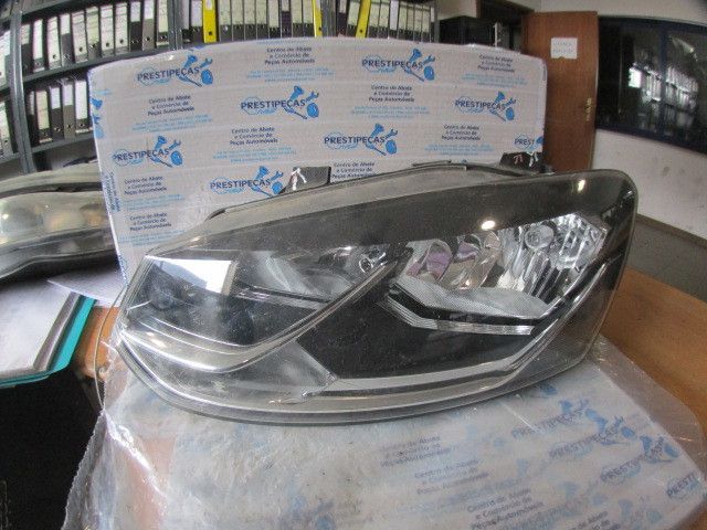 Ótica / farol esquerda VOLKSWAGEN Polo (6R, 6C)