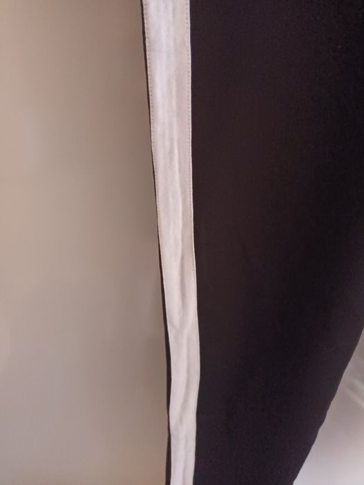 Spodnie dresowe z lampasem