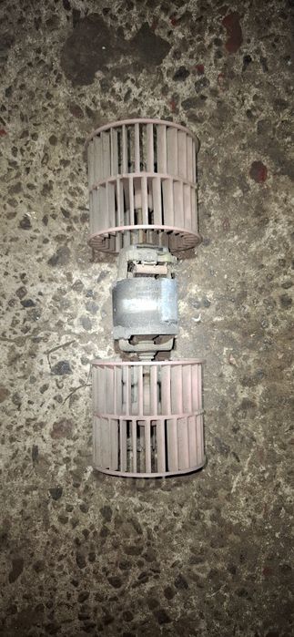 Моторчик печки BOSCH  Бмв Е28