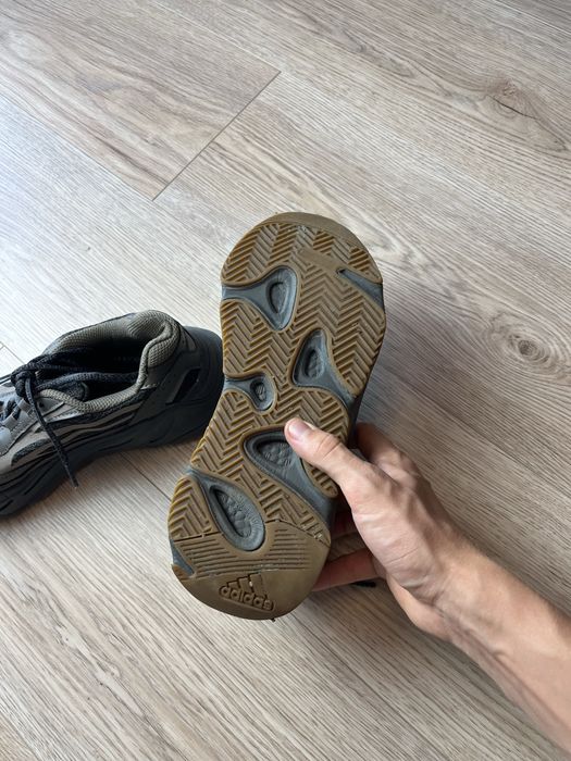 Yeezy Boost 700 v2 ‘Geode’ Buty Sneakers Rap Streetwear