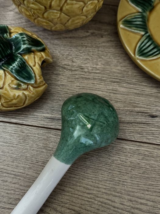 Ceramiczna waza cukiernica sosierka ananas z łyżką na dżem cukier