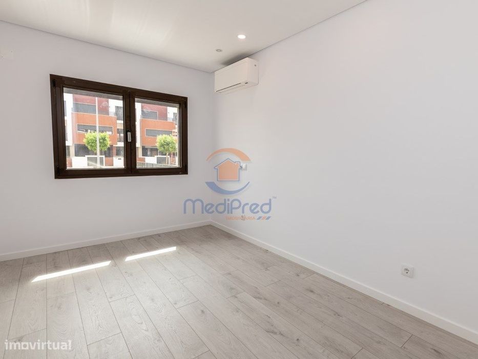 Apartamento T3 em construção - Montijo