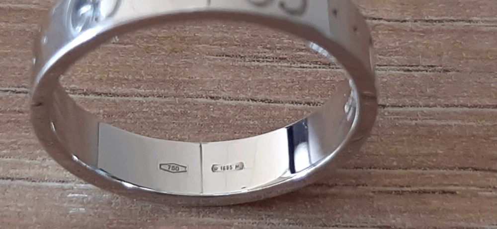 Pierścionek obrączka białe złoto 18-karatów GUCCI
