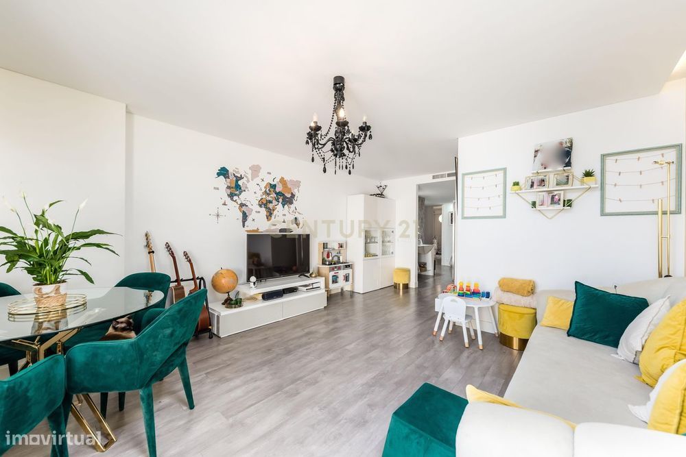 Apartamento T2 com terraço espectacular – Quinta das Marianas, Parede