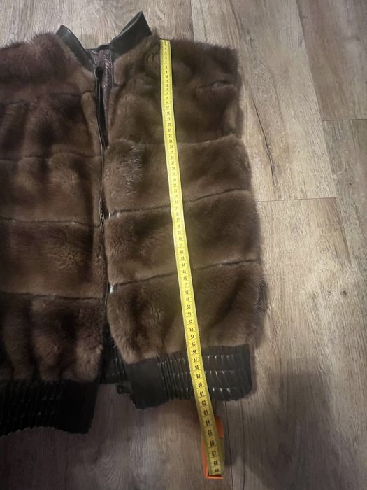 Безрукавка із норки з шкіряними вставками