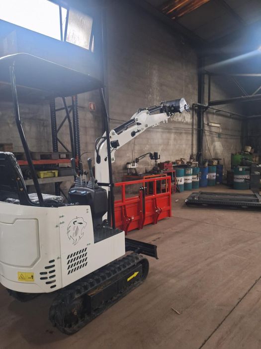 Mini giratória 1300kg