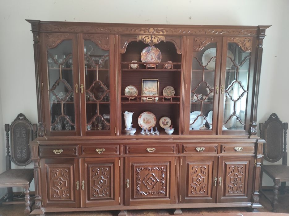 Móvel grande (louceiro)