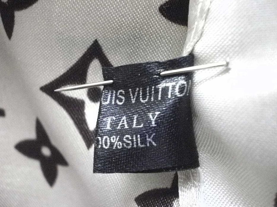 Szalik z jedwabiu kremowo-brązowy LV