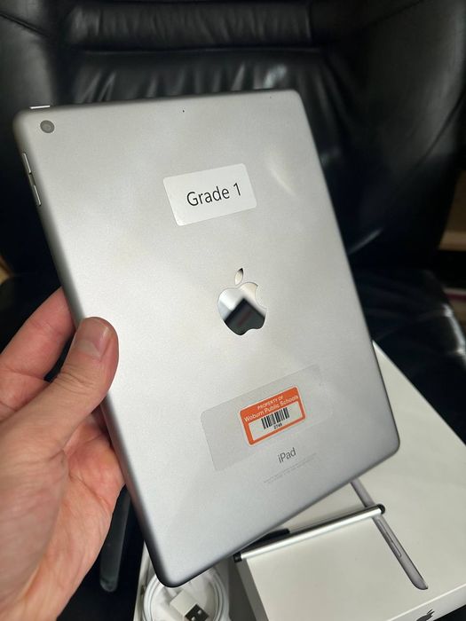 IPad оригінал/гарантія+зарядка+стилус