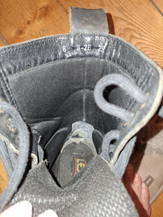Lesta buty glany na 10 dziurek 38