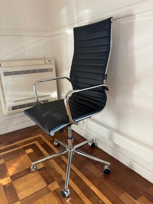 Cadeira Escritório Staples – Estilo vintage Eames EA119 – 8 Unidades Disponíveis
