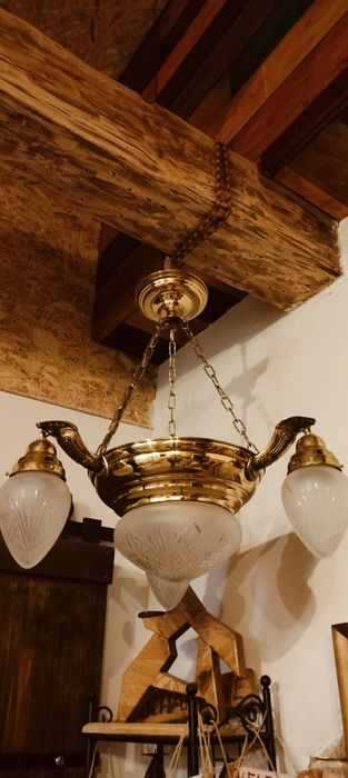 Żyrandole stylowe