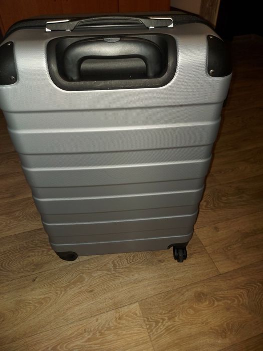 Walizka szara jak nowa