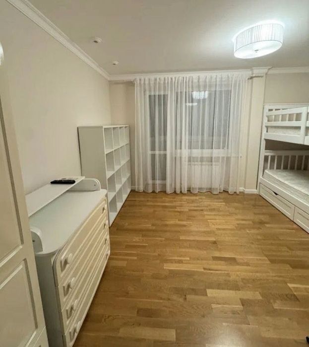 Продається 2-кімнатна квартира з ремонтом у цегляному будинку в Боярці