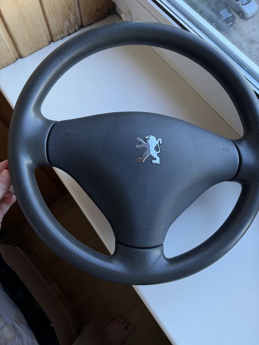 Кермо ( руль) peugeot 107