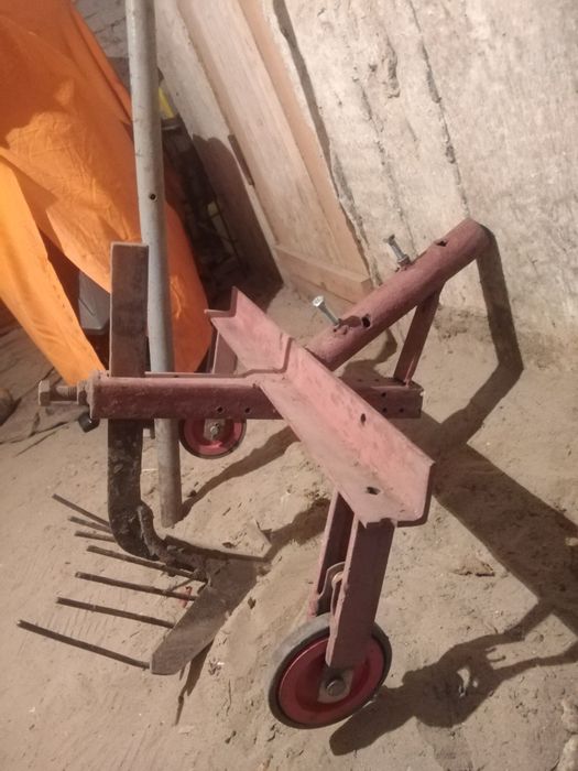 Вже не забаром копати картоплю. В наявності копач картоплі ручний