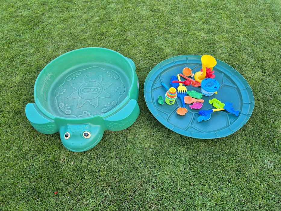 Piaskownica zamykana Little Tikes  + zabawki