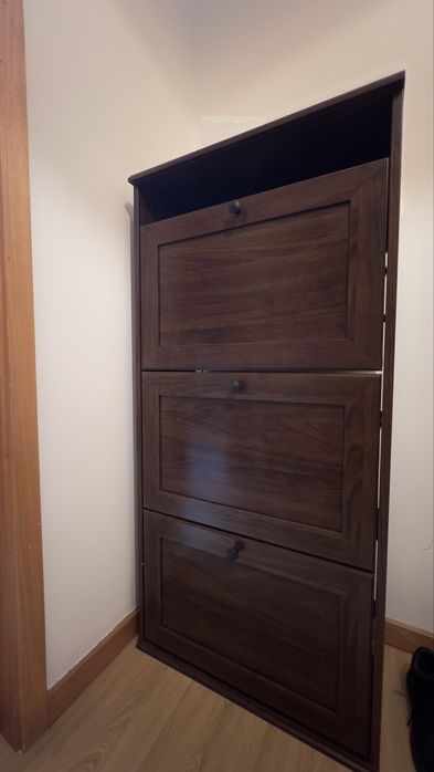Sapateira Brusali IKEA