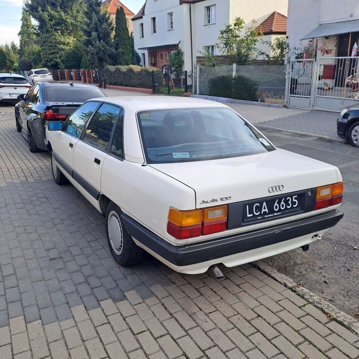 Audi 100