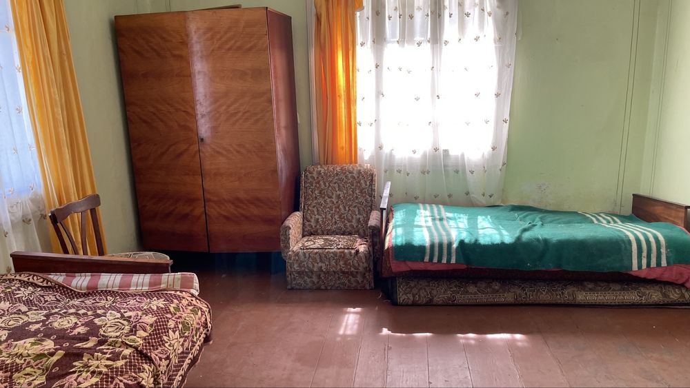 Продається цегляний будинок з комунікаціями