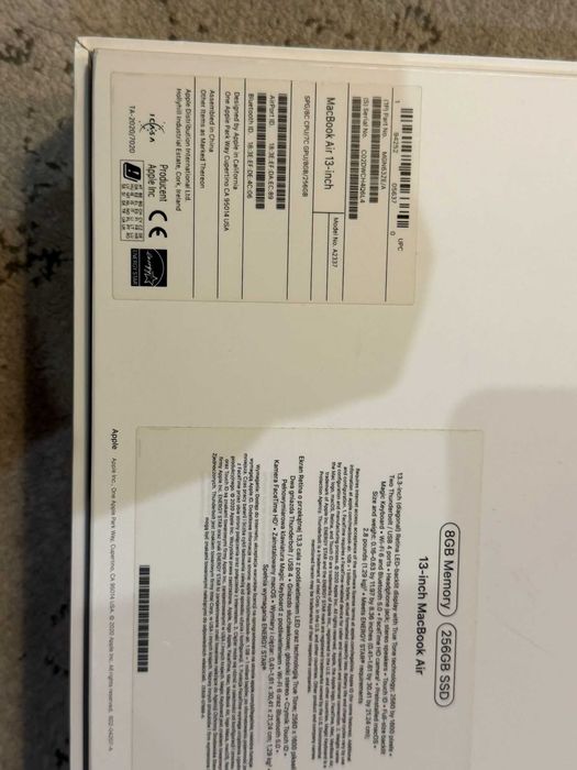 Komputer Apple Macbook 13" M1 Model A2337 256 GB
