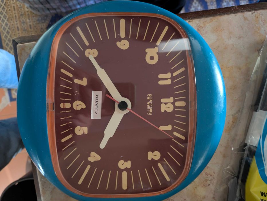 Relógio de parede Eurotime Quartz – estilo retro – a pilhas