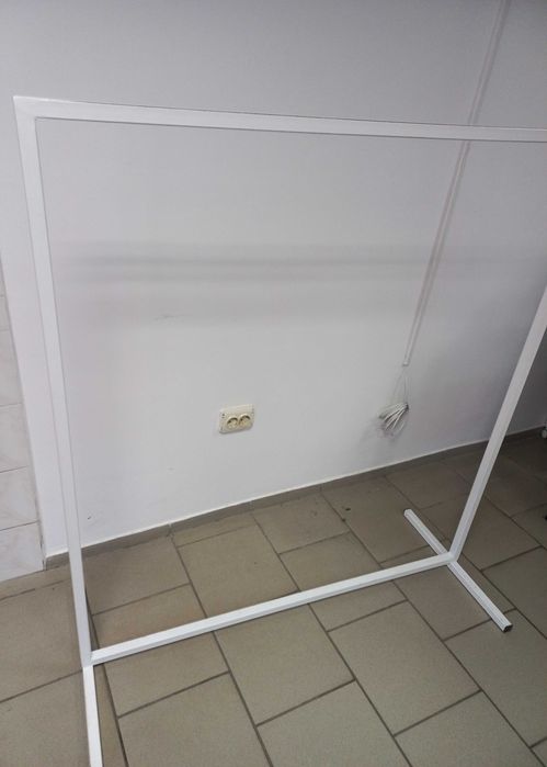 Стійки для одягу б/у