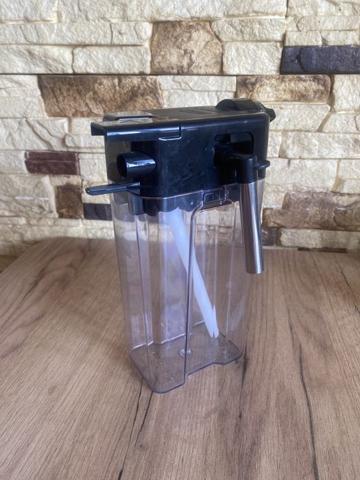 Контейнер для молока делонгі