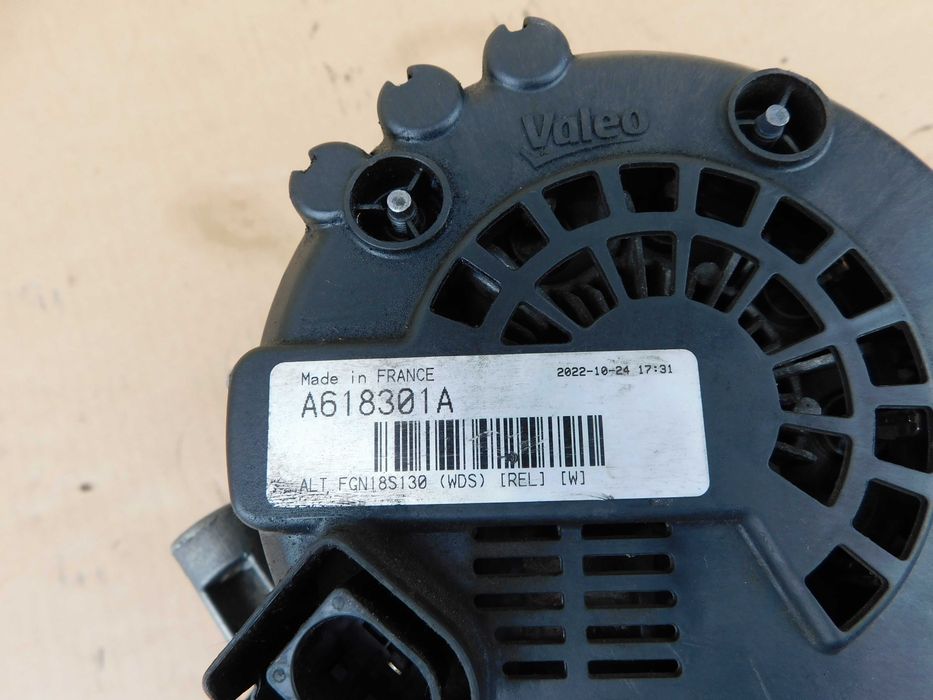 Alternator Mercedes Sprinter 906 2.2 CDI OM651 A618301A Valeo FGN18S130