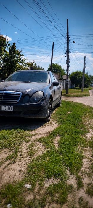 Mercedes bens  E211