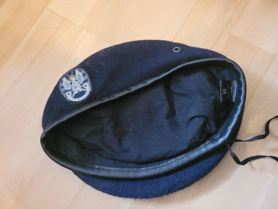 Beret wojskowy szkolny