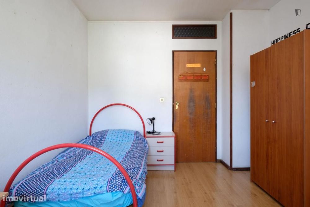 Quarto - localizado em Cidral Coimbra