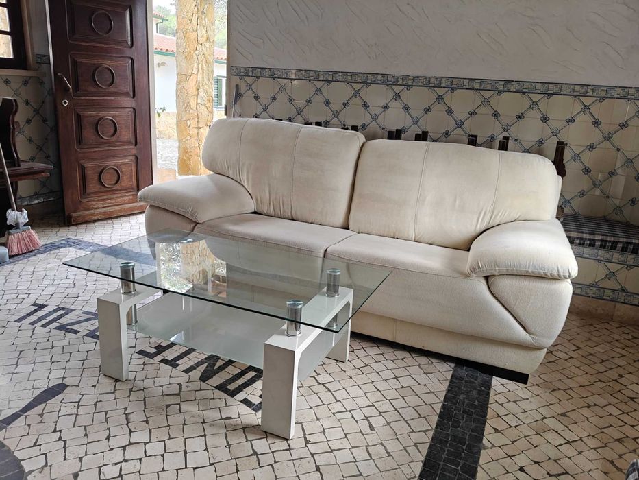 vender um sofá e uma mesa